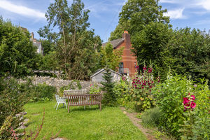 Photo 25- click for photo gallery